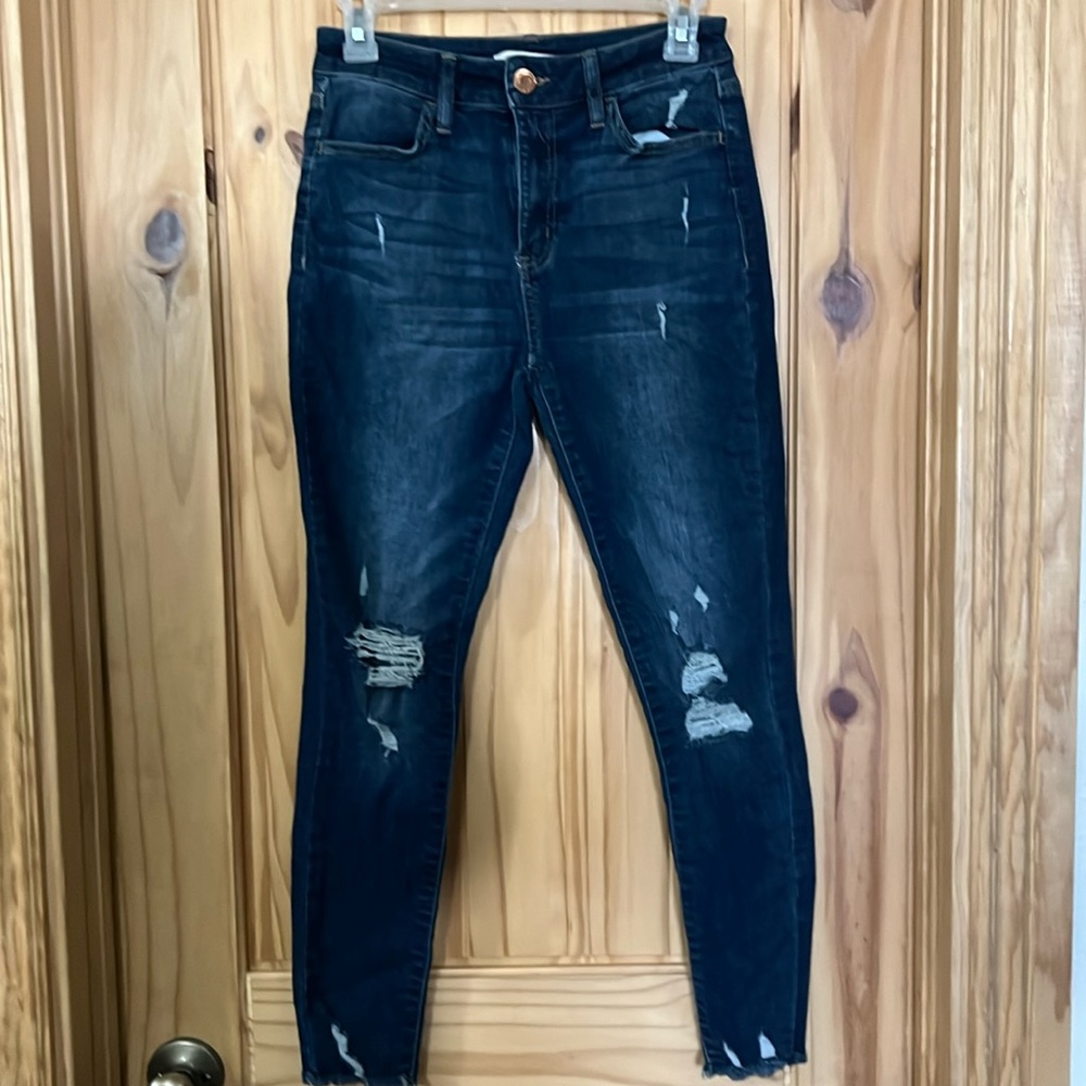 So distressed high rise ankle jeggings. Size 5/27w